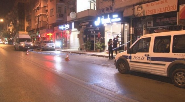 İzmir'de silahlı saldırıdan kaçan kişiler fırına sığındı