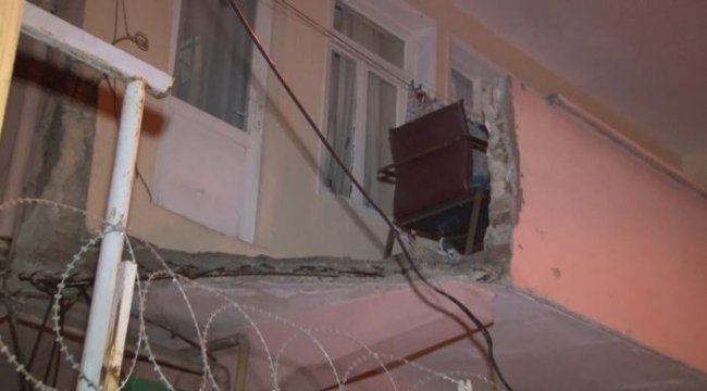 Küçükçekmece'de 13 yaşındaki çocuk üzerindeyken balkon çöktü