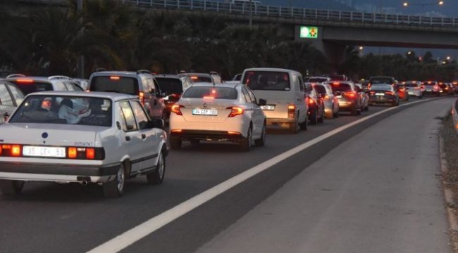 İzmir-Çeşme Otoyolu'nda 'deprem' yoğunluğu