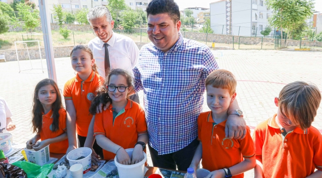 Bucalı çocuklar Başkan Kılıç'la "tohum topu" yaptı