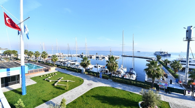 İzmirlilerin gözdesi mavi bayraklı "İzmir Marina"