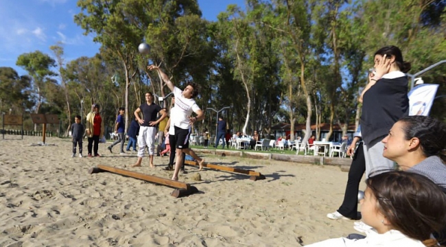 Pamucak'ta gençler Survivor Parkuru ile eğlendi