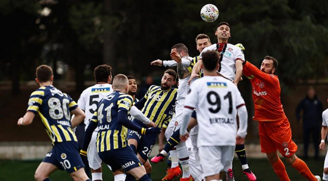 Fenerbahçe lige hazır dönüyor! Joao Pedro ve Luan Peres forma giydi