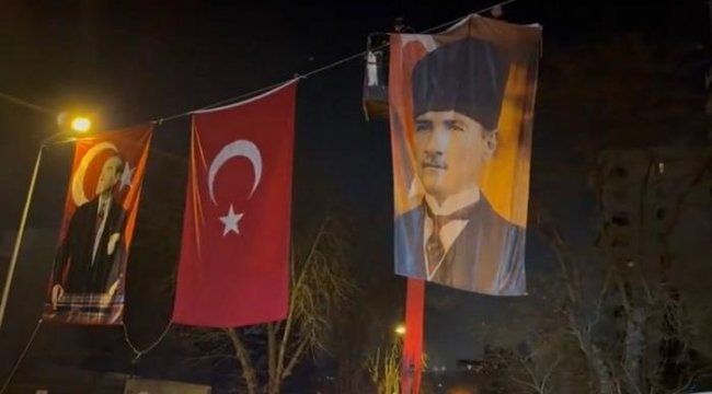 Mansur Yavaş o görüntüleri paylaştı: Suudi Arabistan Büyükelçiliği'nin bulunduğu sokağı 'Atatürk' posterleriyle donatıyoruz