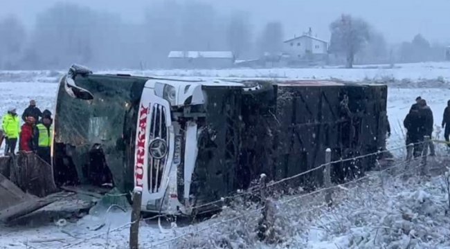 Kastamonu'da otobüs devrildi! Vali acı haberi açıkladı: 6 can kaybı, 33 yaralı