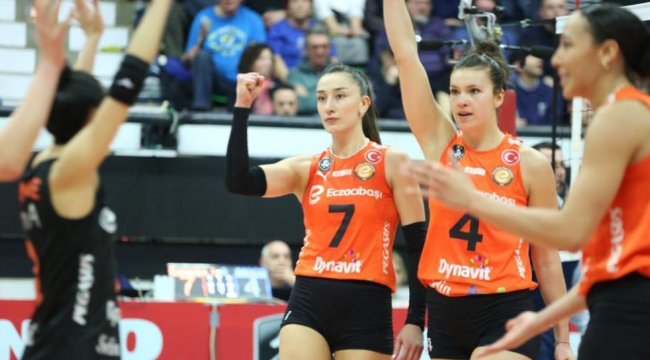 Eczacıbaşı Dynavit final şansını İstanbul'a bıraktı