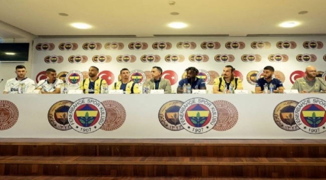 Fenerbahçe'de 7 futbolcu için imza töreni