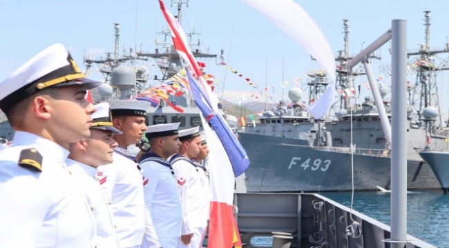 TCG Kuşadası ve TCG Kumkale, Katar'da görev yapacak