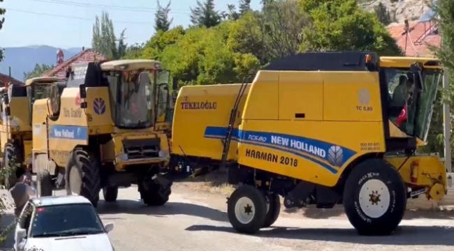 Afyonkarahisar'da biçerdöverli düğün konvoyu