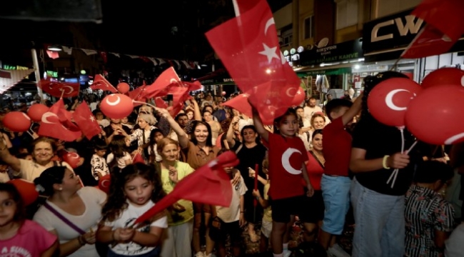 Bayraklı'da Zafer Bayramı coşkusu