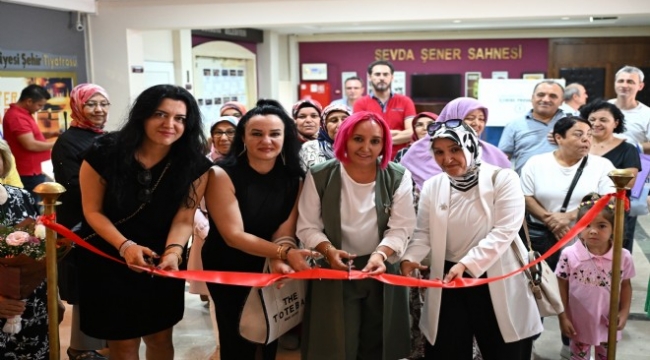 Hülya Yasemin'in sergisi Bornova'da