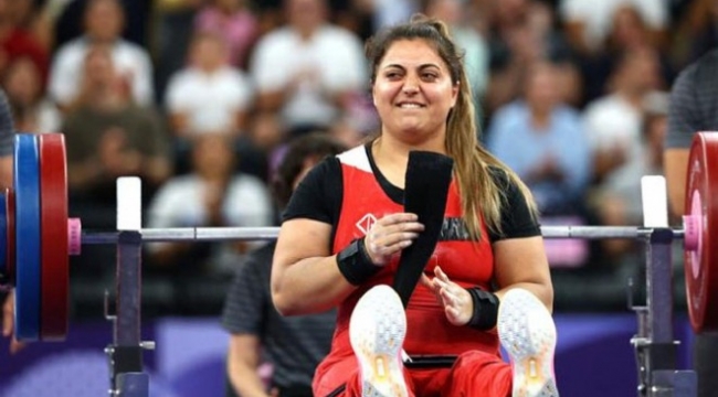 Milli sporcu Sibel Çam'dan bronz madalya