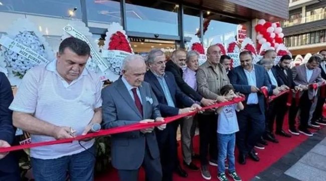 Rize'deki Burger King açılışı gündem olmuştu! Ömer Çelik duyurdu, disipline sevk edildiler