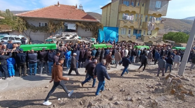 Tur otobüsü kazasında hayatını kaybedenler toprağa verildi