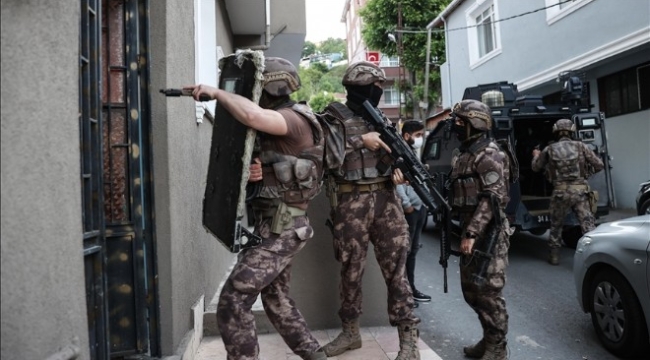 İzmir'de FETÖ baskını!