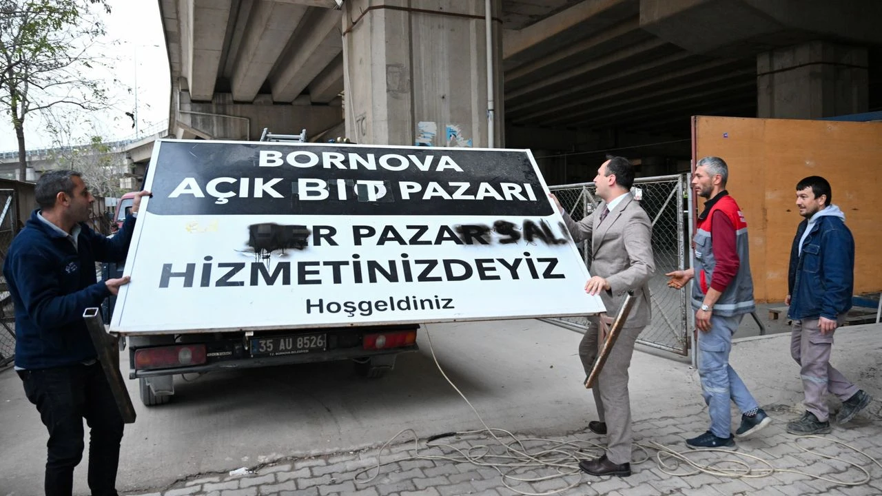 Bornova'da viyadükaltı pazaryerine düzenleme: "Bit Pazarı" taşınıyor