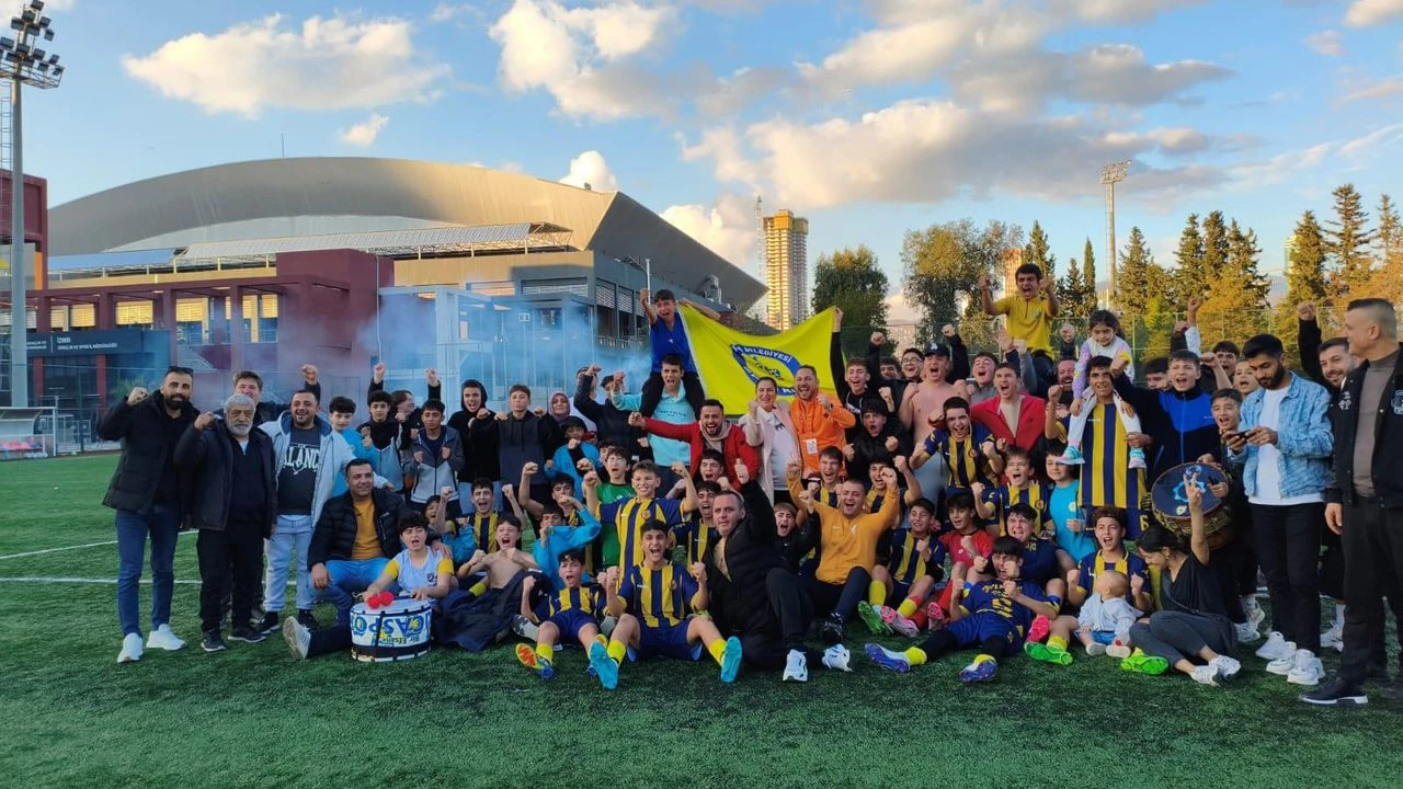 Buca Belediye Spor U-14 Takımı Türkiye şampiyonasında