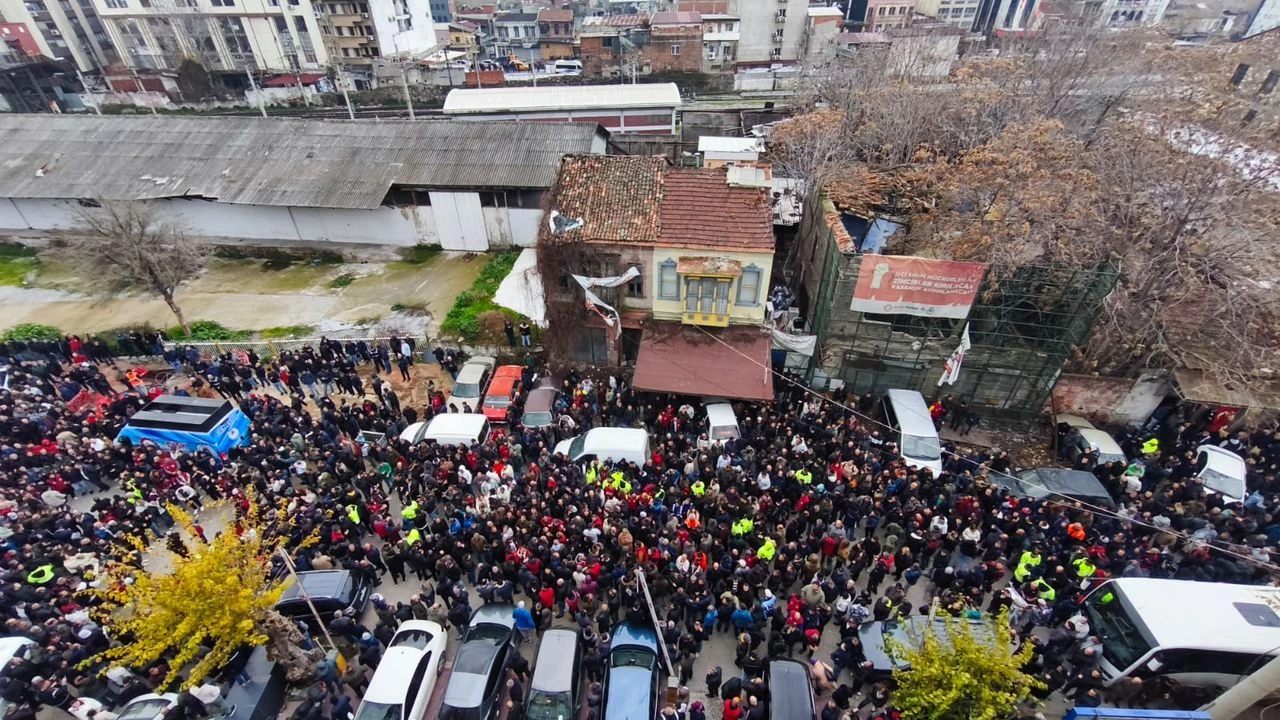 Büyükşehir'de şalter iki şirkette indi: "3 gün" grevi!