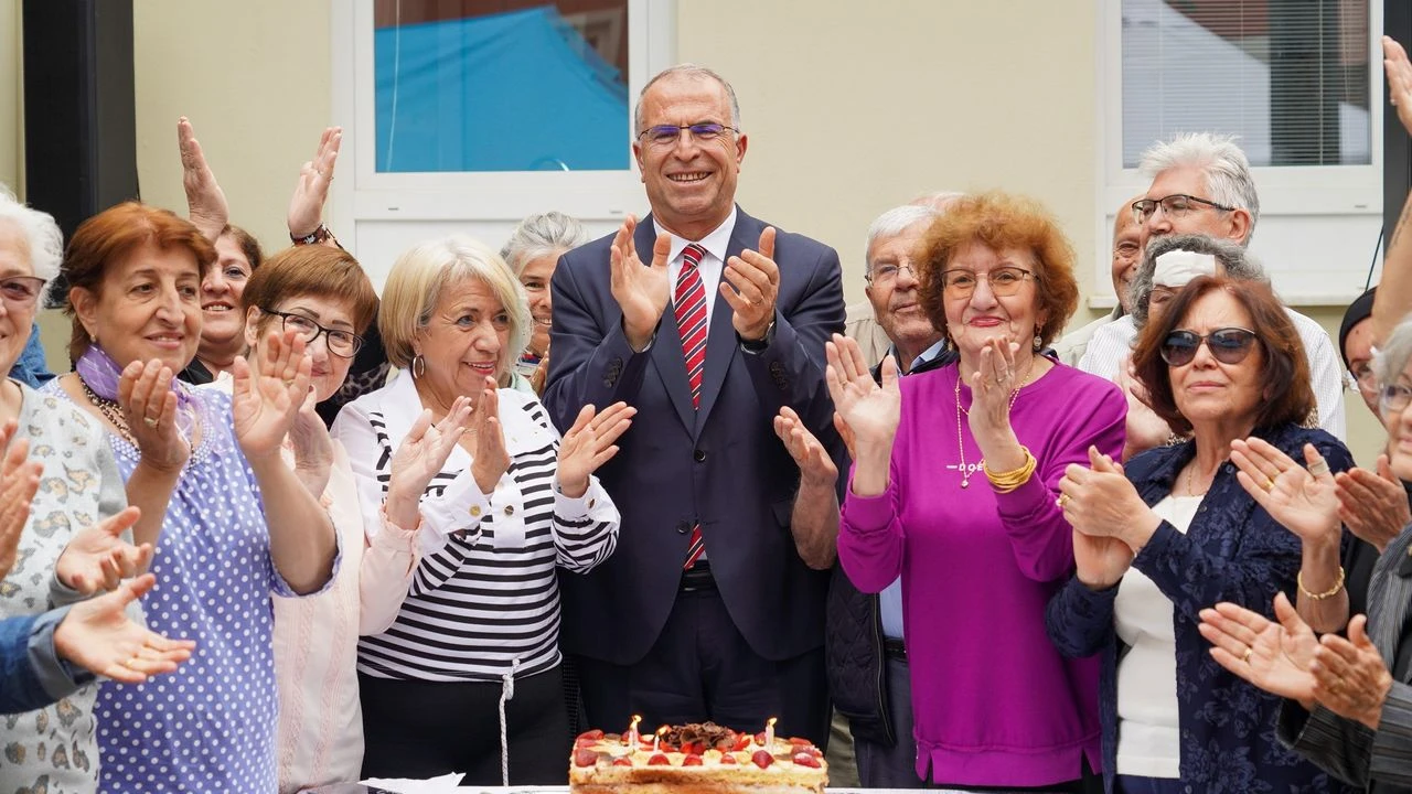 Gaziemir yaş almış bireylerin yanında!