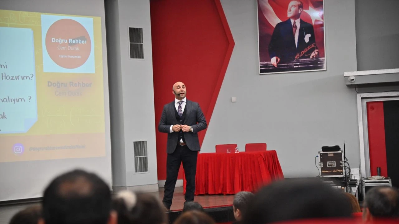 Manisa'da öğrencilere "Sınav Kaygısı ve Motivasyon Semineri"